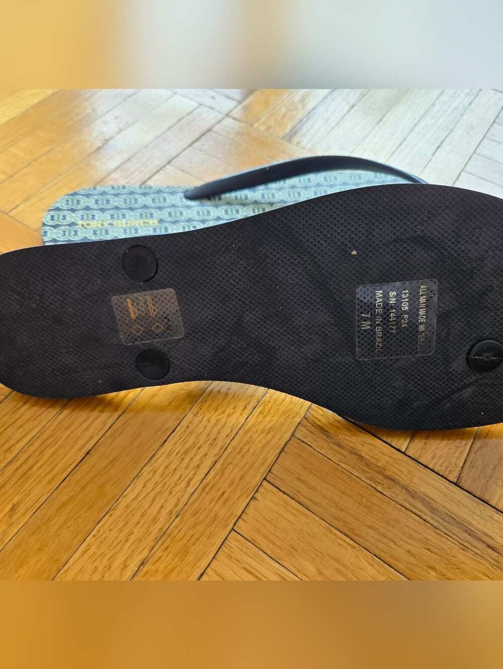 Brand New With Tags Tory Burch Printed Navy & Green Chelsea Flip Flop Sandals - Picture 4 of 4